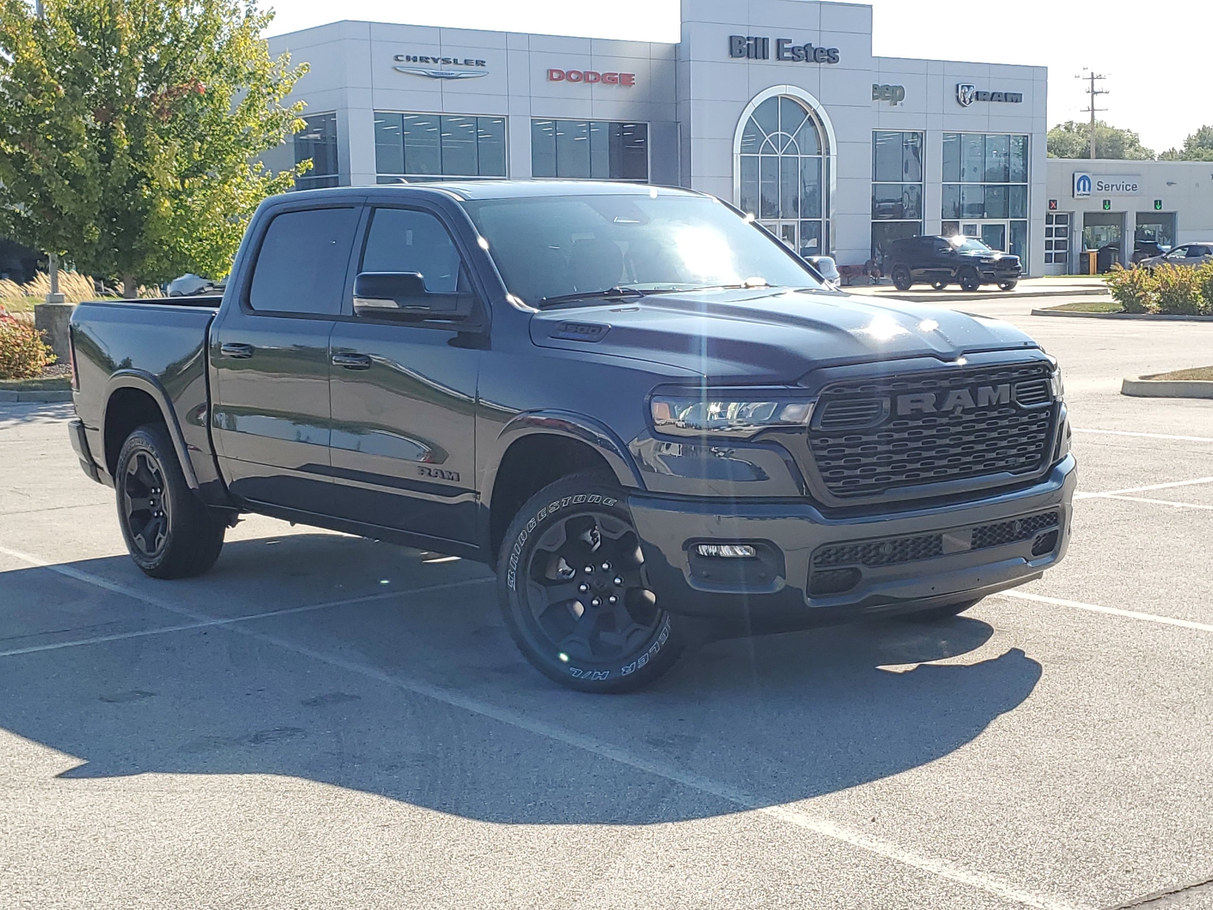 New 2025 Ram 1500 BIG HORN CREW CAB 4X4 5'7' BOX