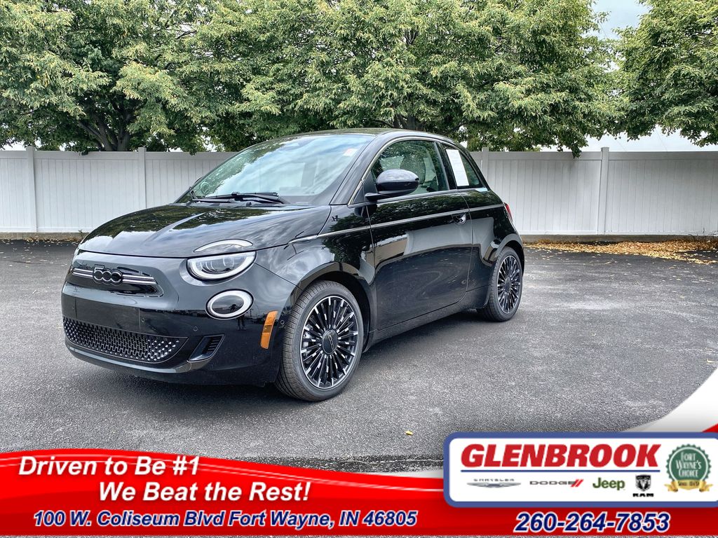 Used 2024 FIAT 500e Music