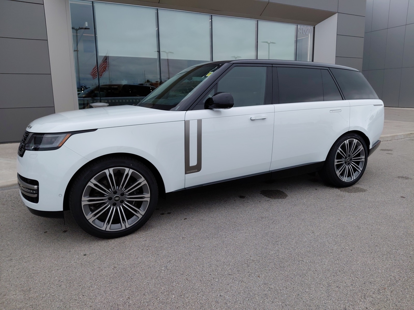Used 2025 Land Rover Range Rover Autobiography