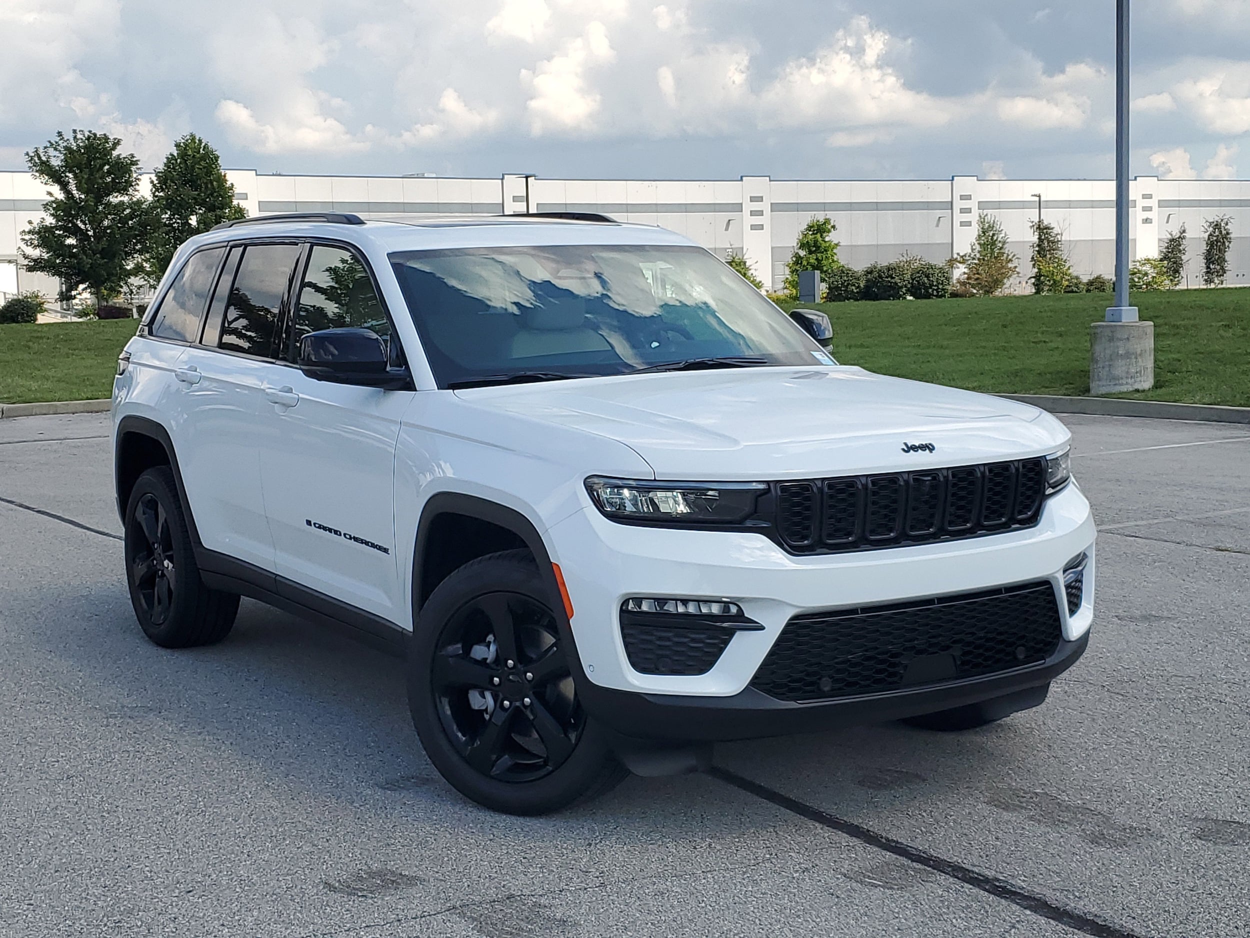 New 2025 Jeep Grand Cherokee LIMITED 4X4