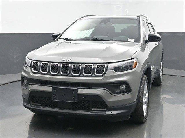 Used 2024 Jeep Compass Latitude Lux