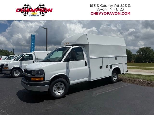 New 2025 Chevrolet Express Cutaway 3500 1WT
