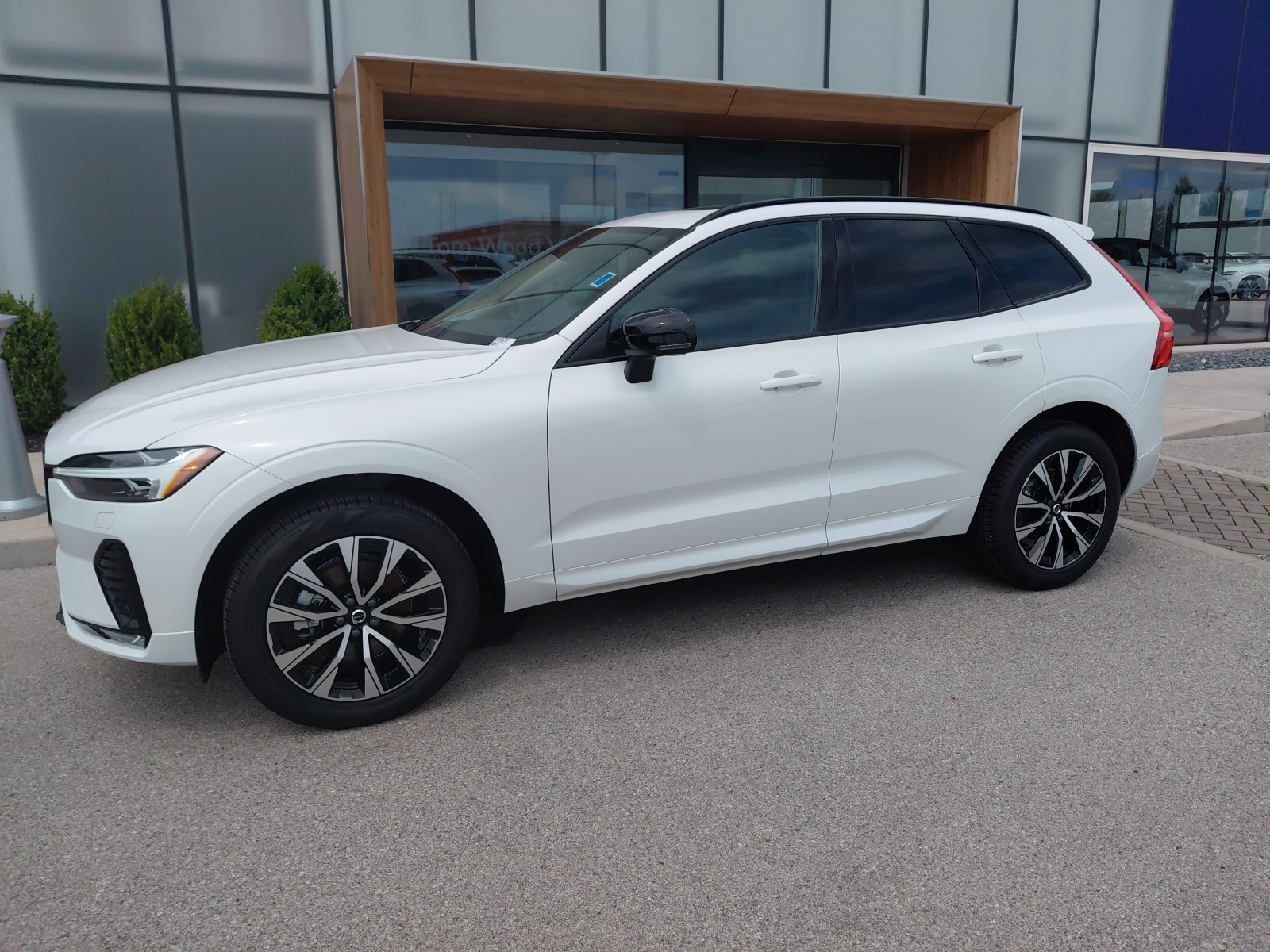 Used 2025 Volvo XC60 B5 Core