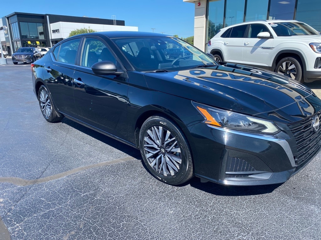 Used 2024 Nissan Altima 2.5 SV