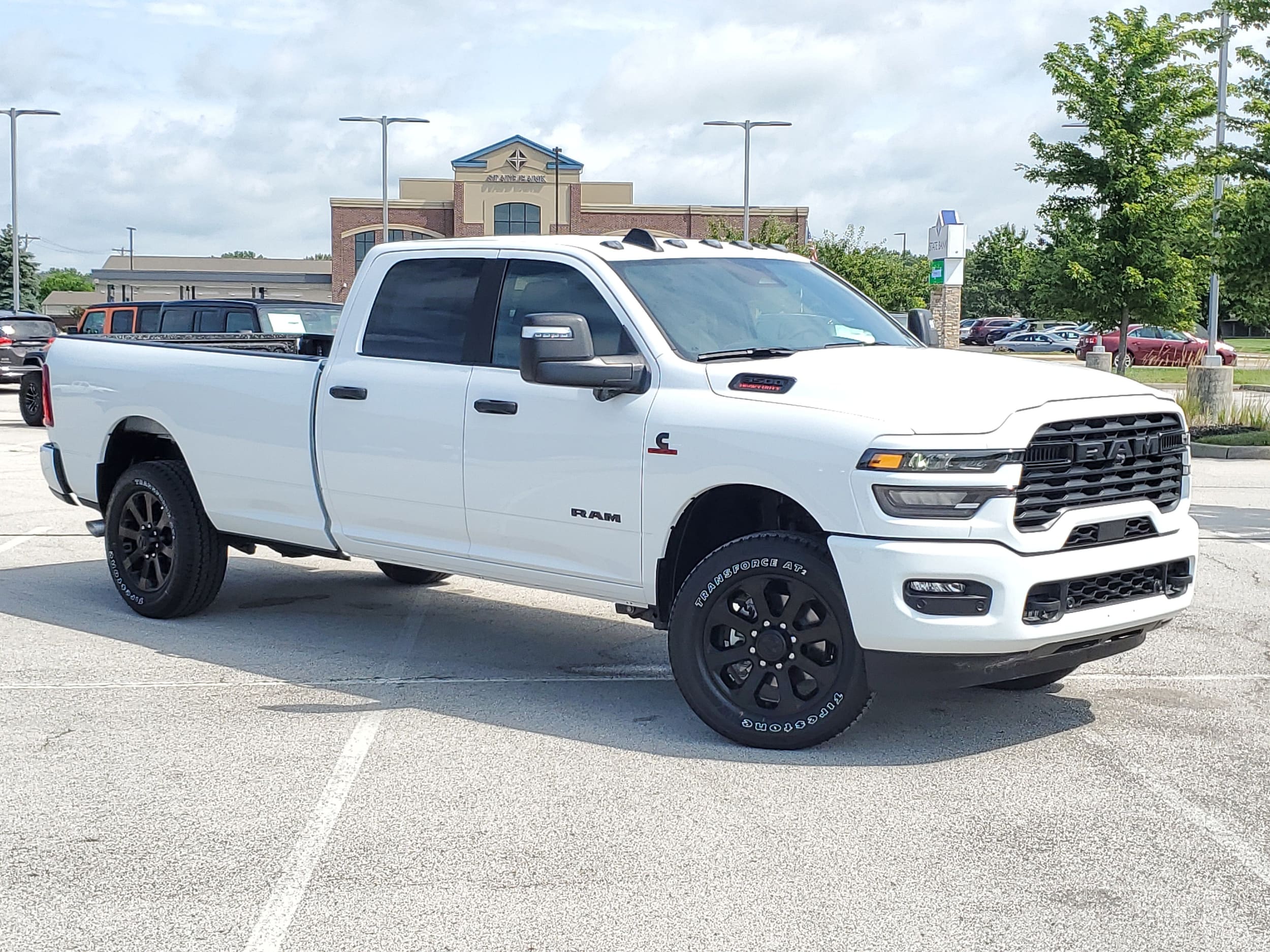 New 2025 Ram 3500 BIG HORN CREW CAB 4X4 8' BOX