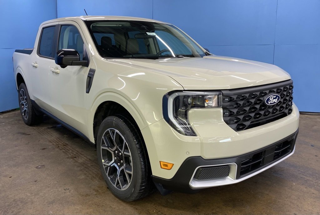 New 2025 Ford Maverick Lariat