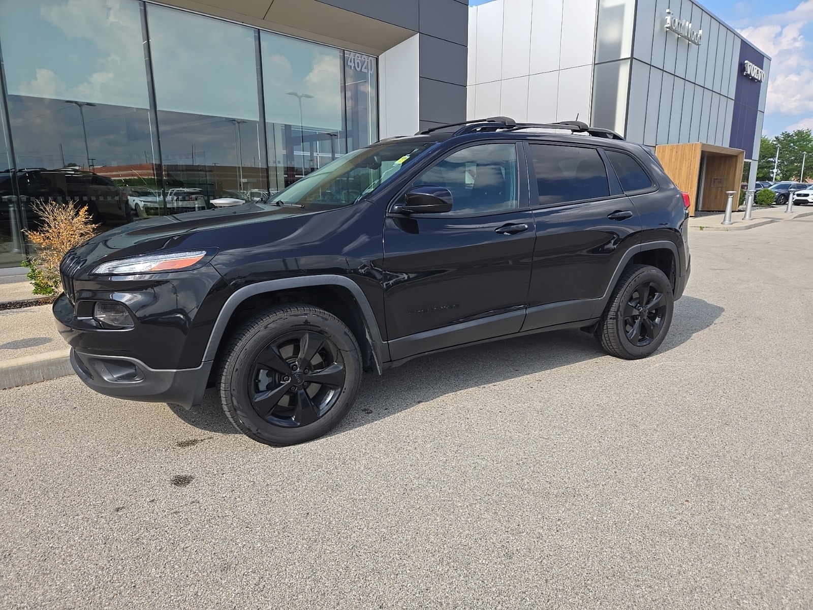 Used 2016 Jeep Cherokee Altitude