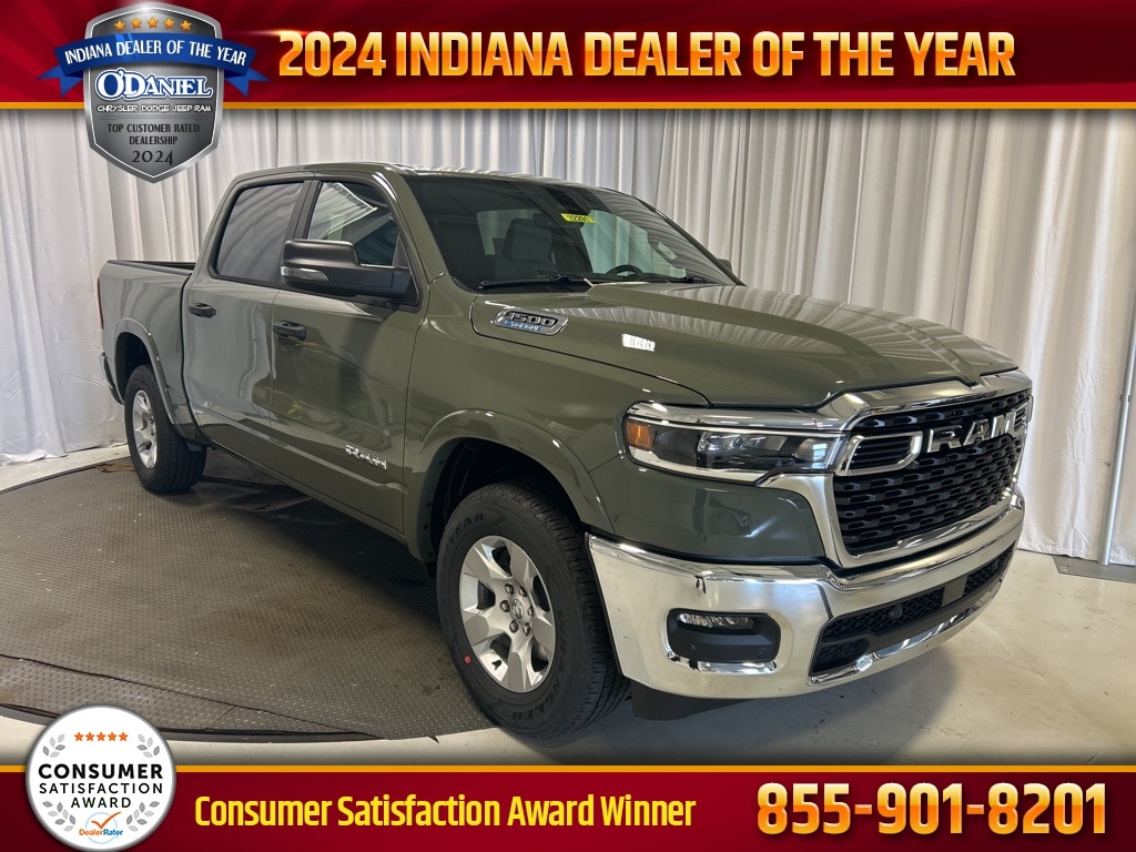 New 2025 Ram 1500 BIG HORN CREW CAB 4X4 5'7 BOX