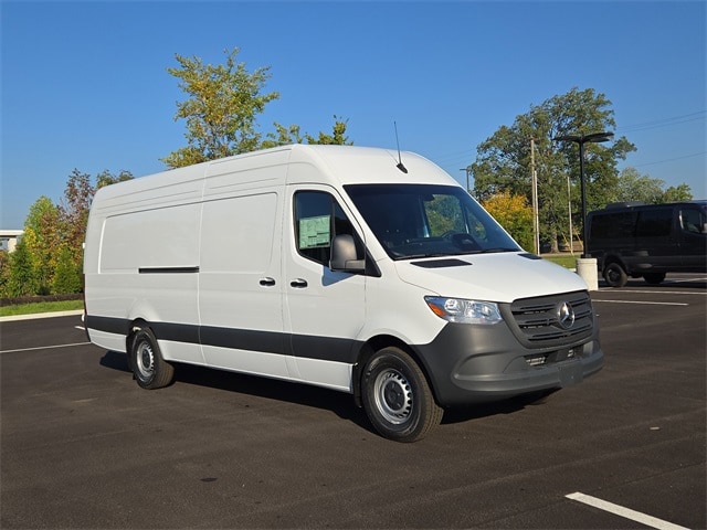 New 2025 Mercedes-Benz Sprinter 2500 High Roof 4-Cyl Diesel HO