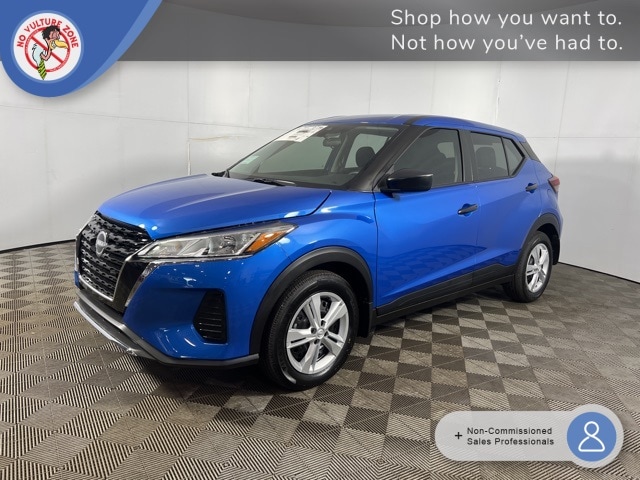 New 2025 Nissan Kicks S
