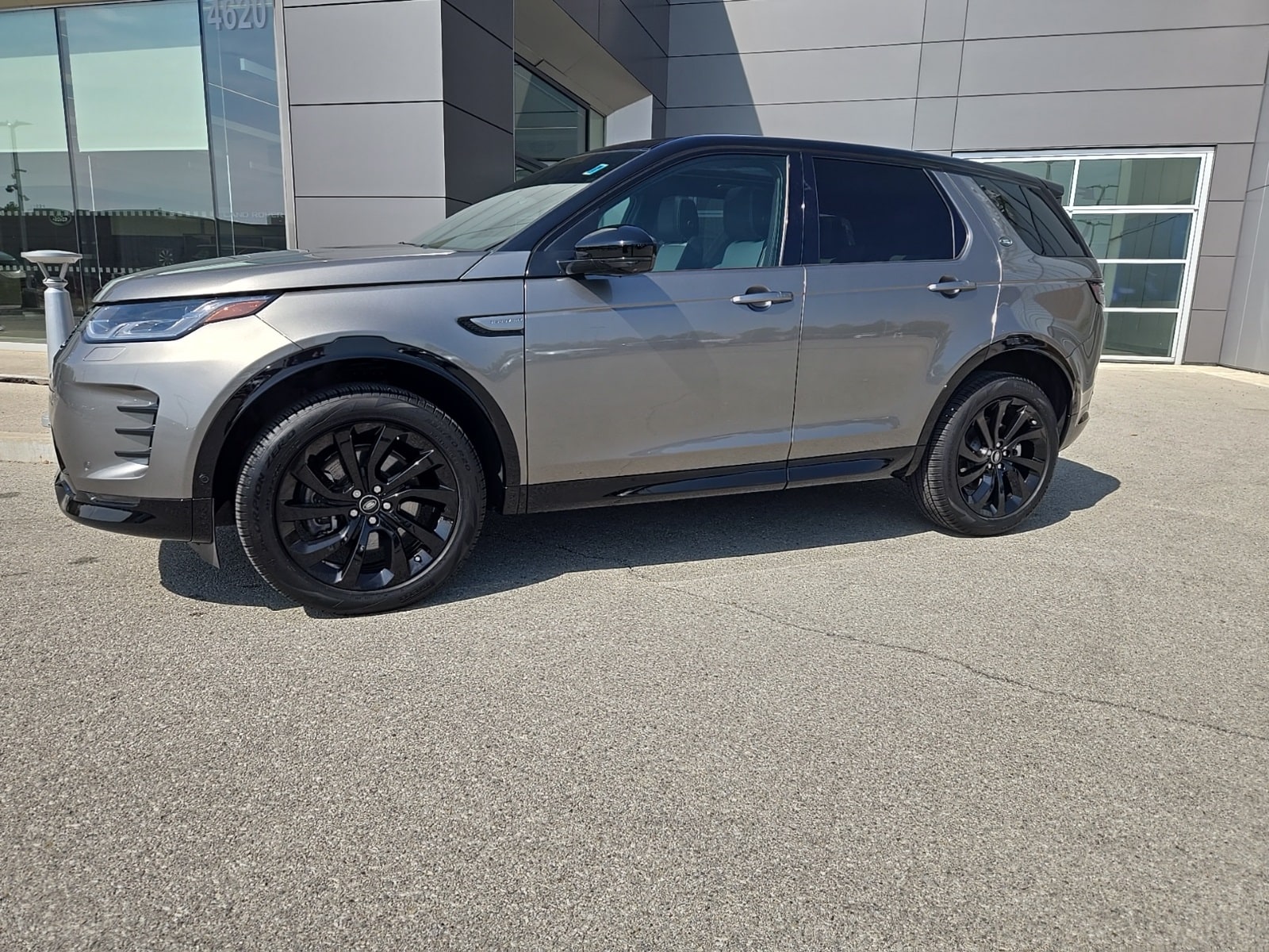 Used 2025 Land Rover Discovery Sport Dynamic SE 249PS Auto
