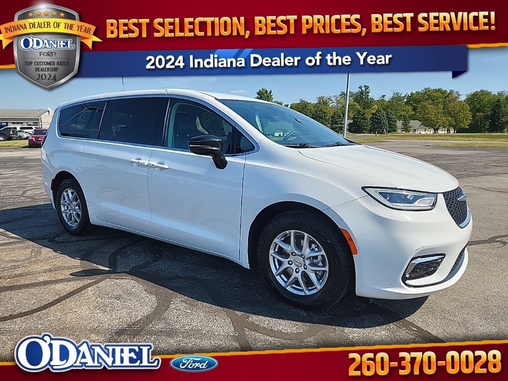 Used 2024 Chrysler Pacifica Touring L
