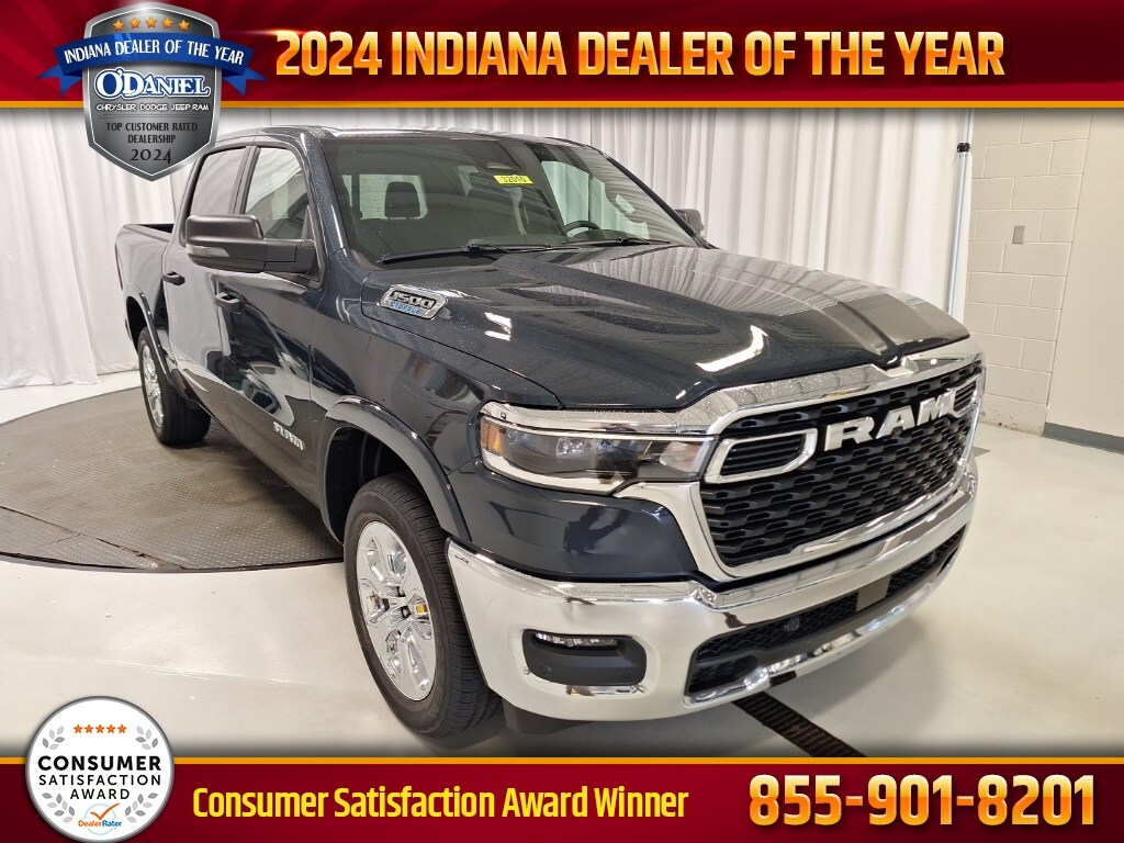 New 2025 Ram 1500 BIG HORN CREW CAB 4X4 5'7' BOX