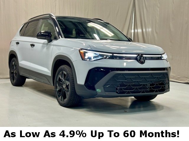 New 2025 Volkswagen Taos 1.5T SE Black
