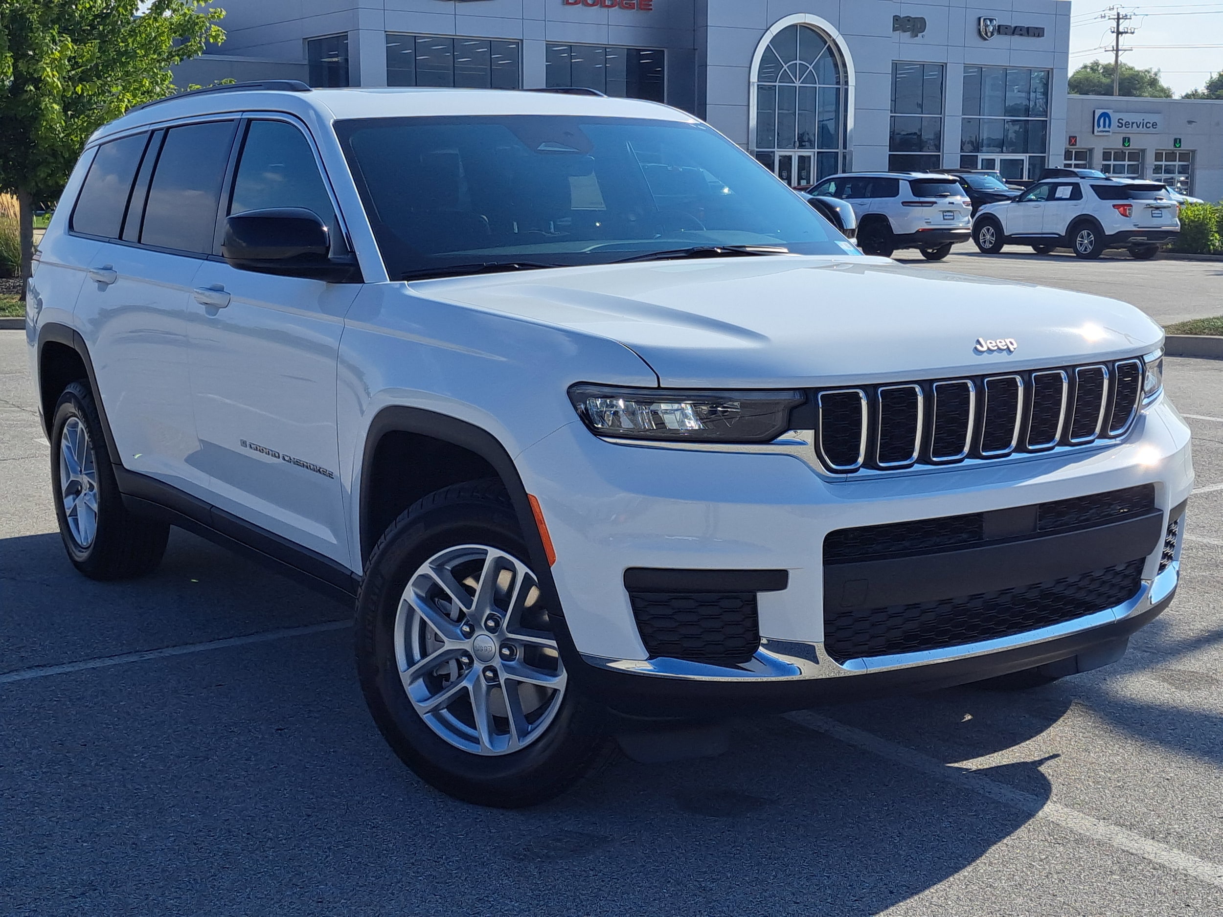 New 2025 Jeep Grand Cherokee L L LAREDO X 4X4