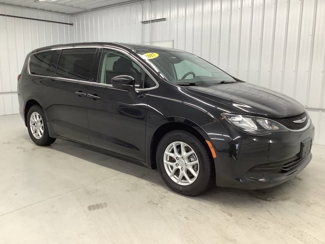 Used 2017 Chrysler Pacifica LX