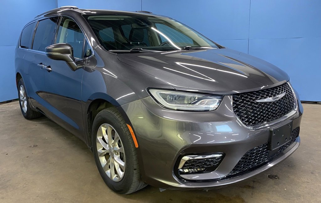 Used 2022 Chrysler Pacifica Touring L