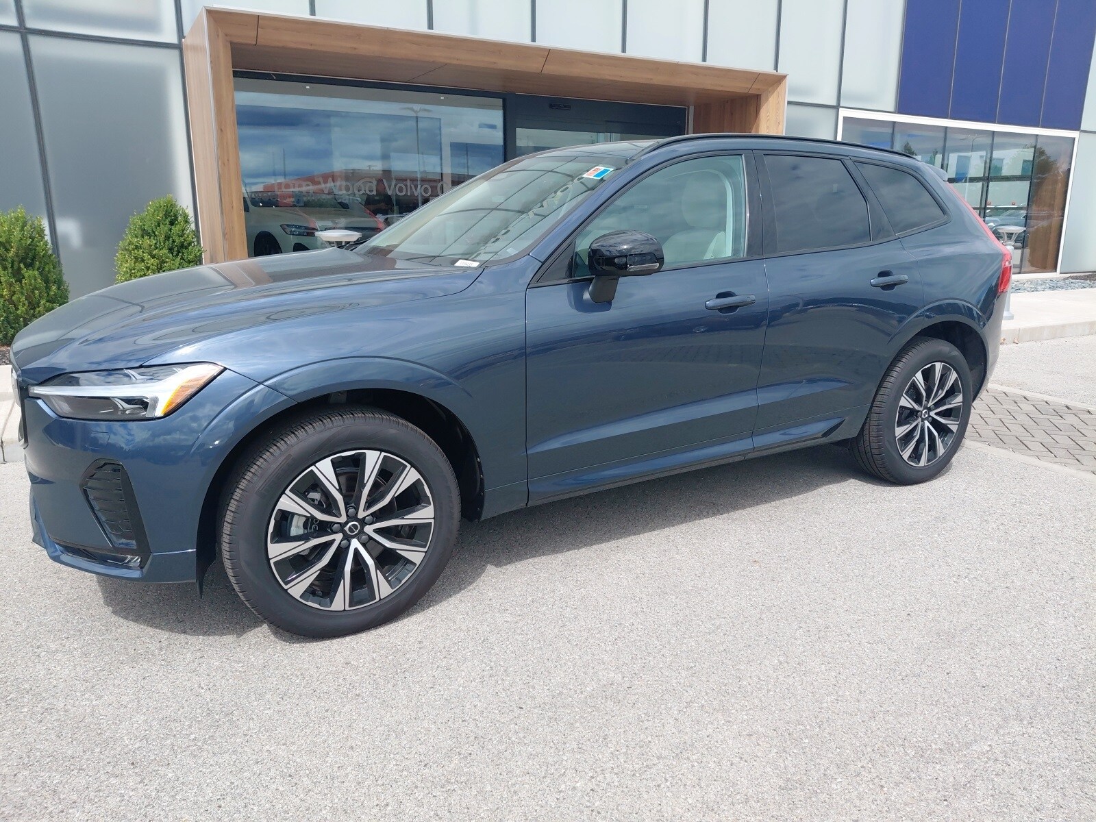 Used 2025 Volvo XC60 B5 Core