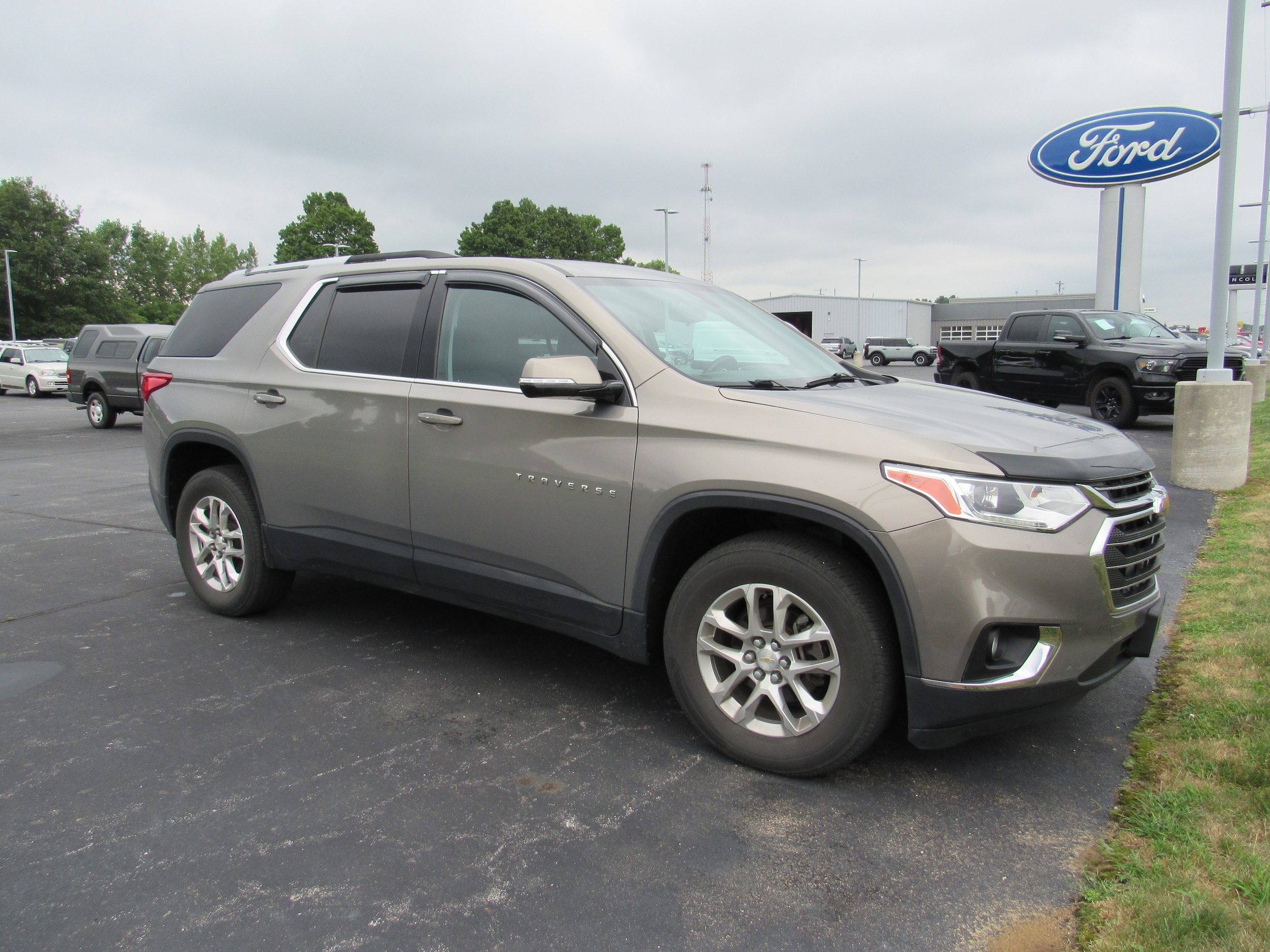 Used 2018 Chevrolet Traverse LT Cloth