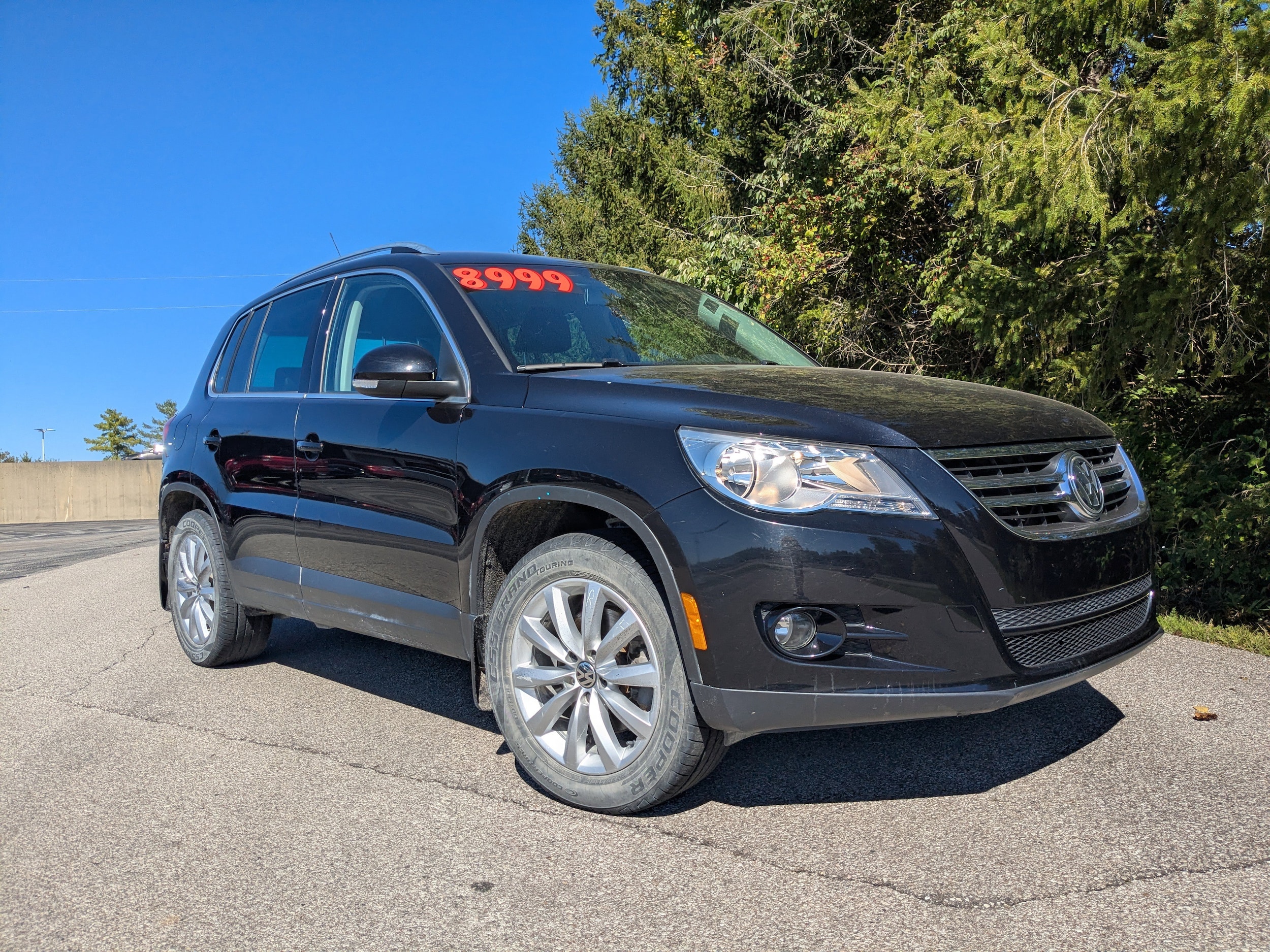 Used 2011 Volkswagen Tiguan SE