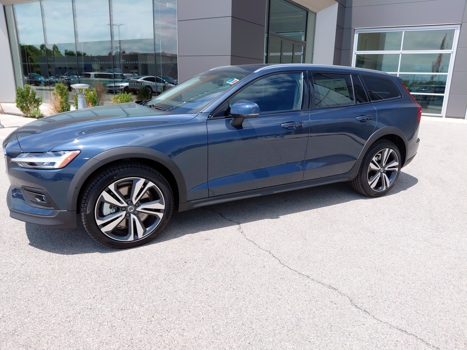 New 2026 Volvo V60 Cross Country B5 Plus