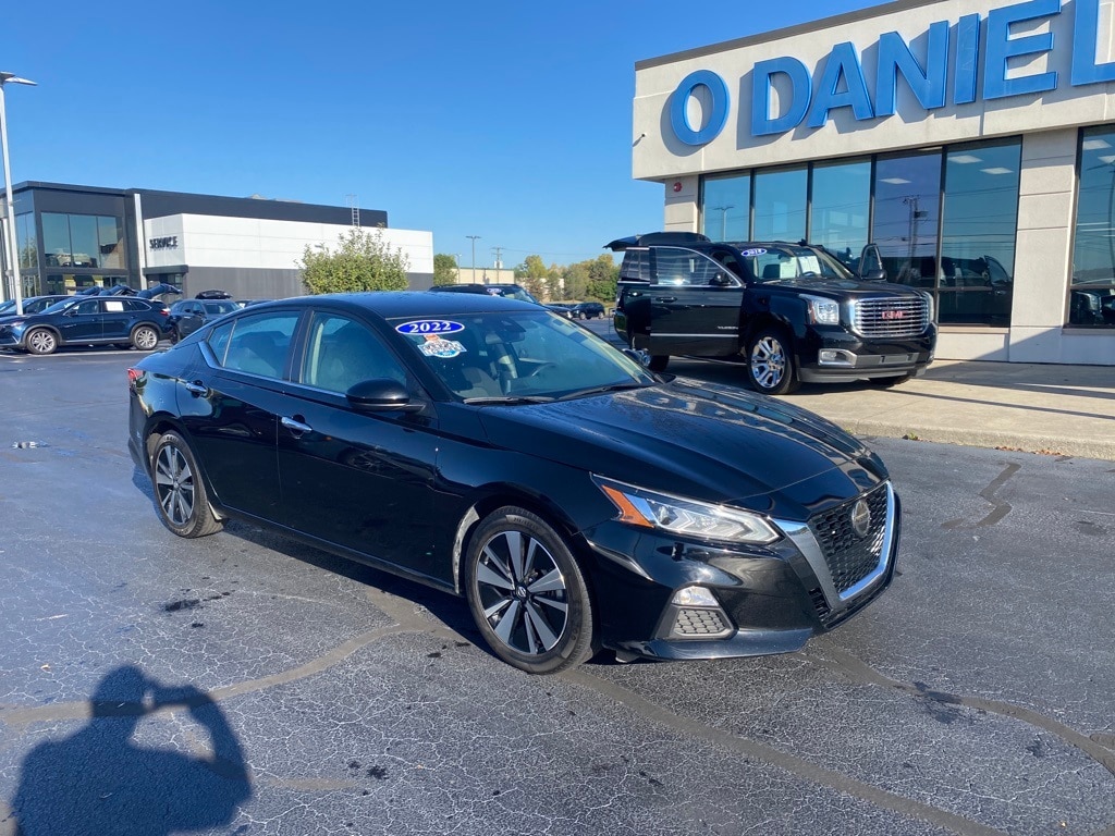 Used 2022 Nissan Altima 2.5 SV