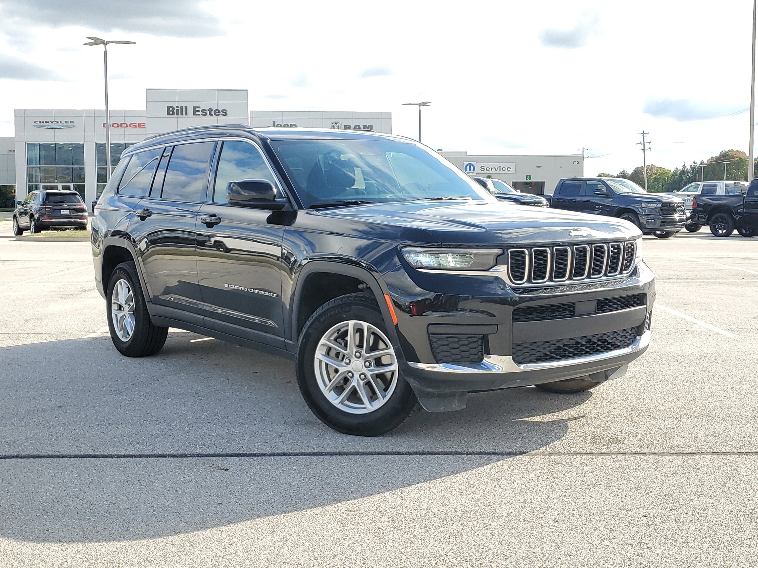 Used 2024 Jeep Grand Cherokee L Laredo