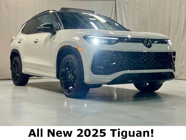 New 2025 Volkswagen Tiguan 2.0T SE R-Line Black