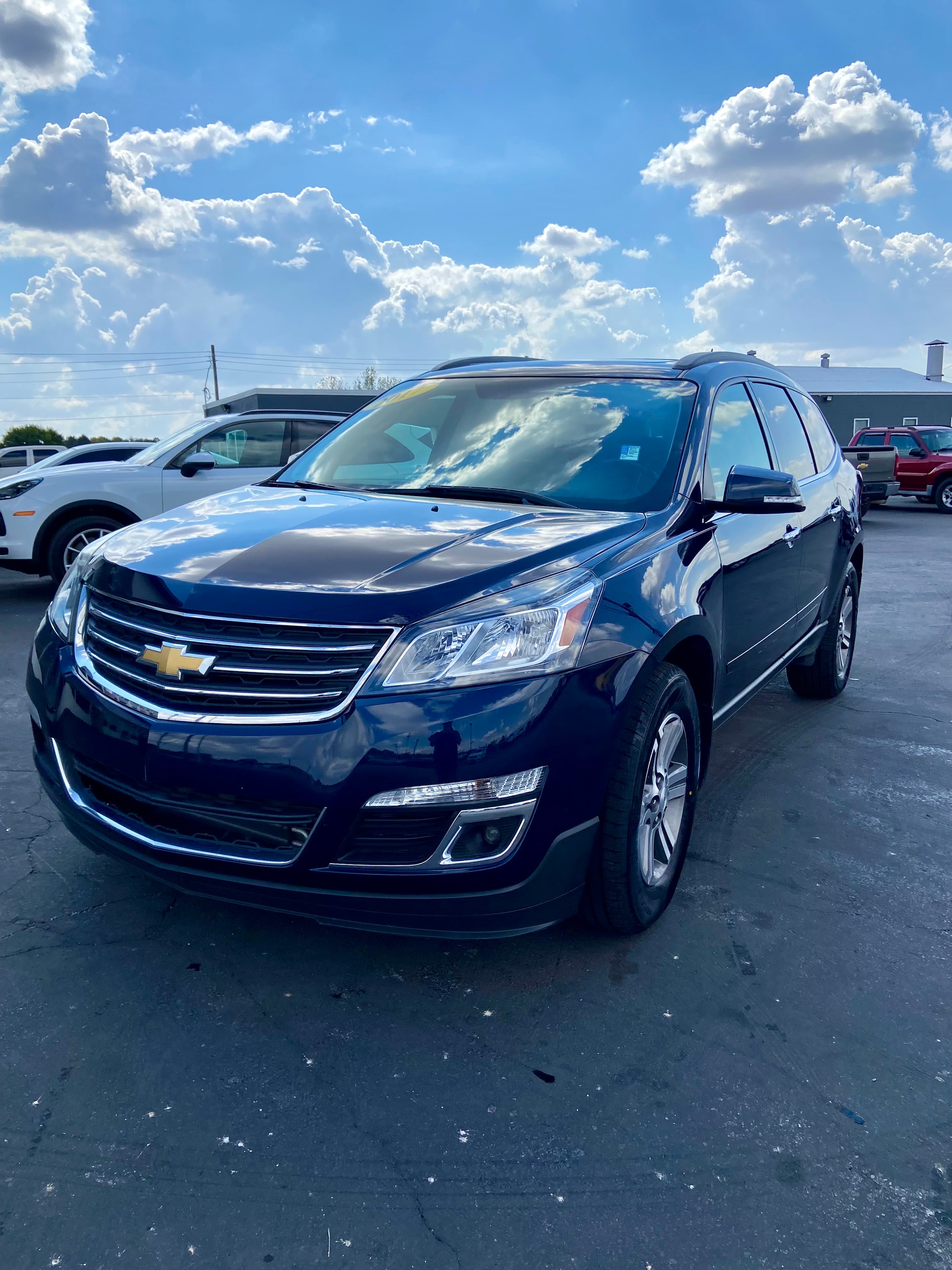 Used 2017 Chevrolet Traverse LT w/2LT