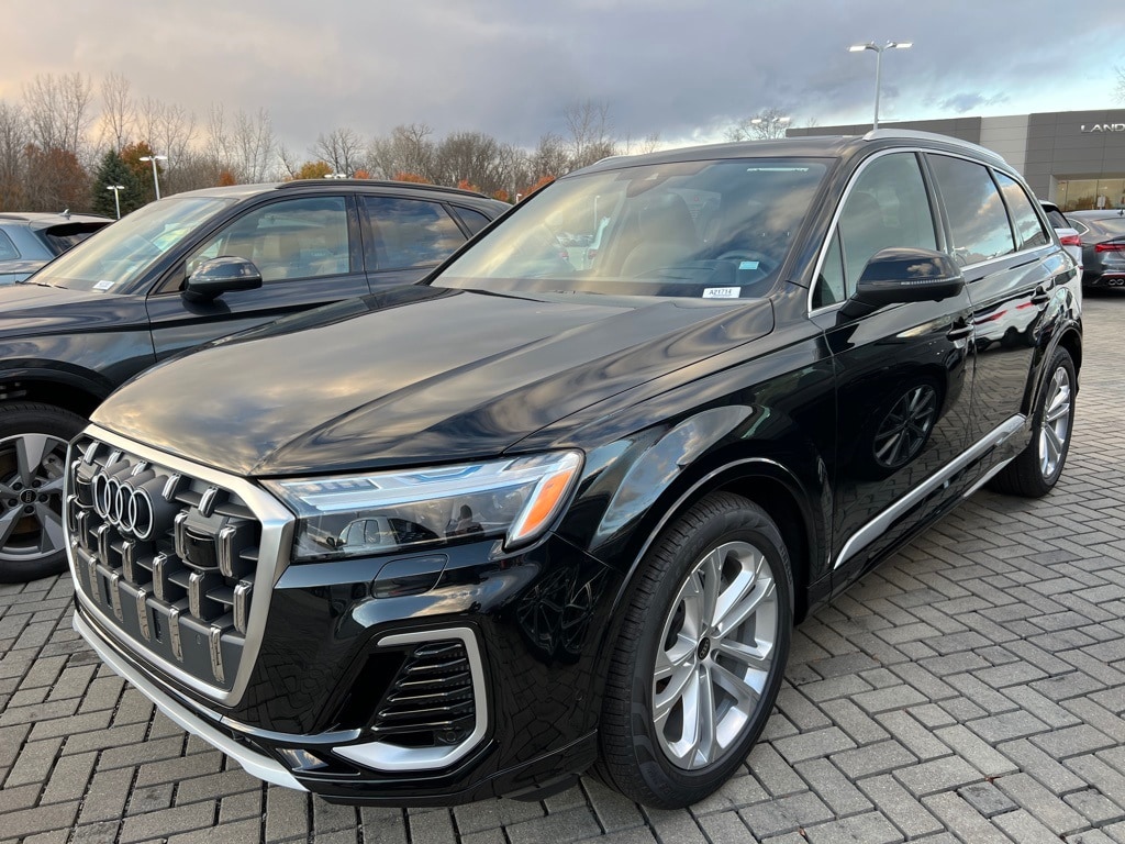 New 2025 Audi Q7 55 Prestige
