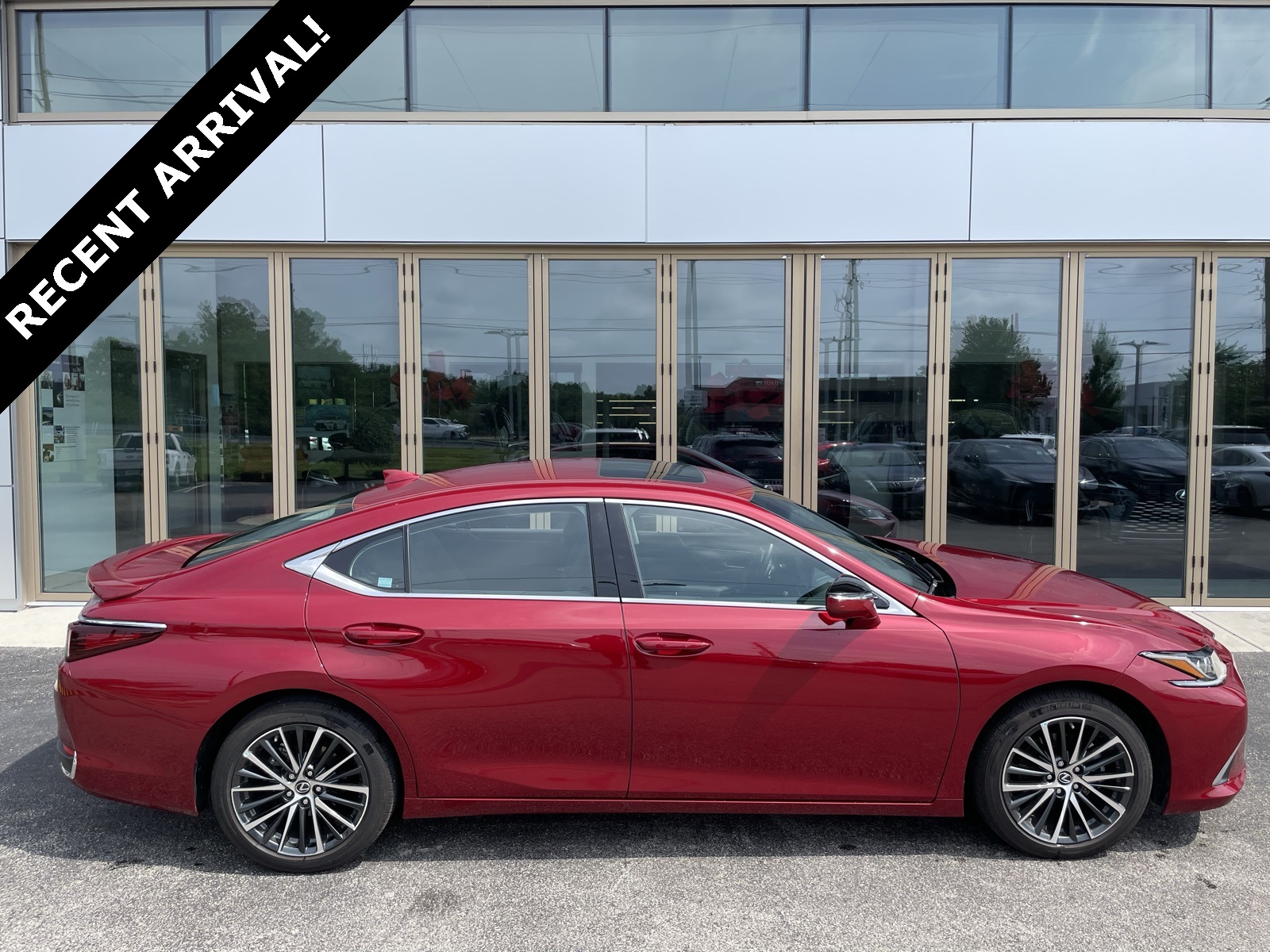 Used 2023 Lexus ES 300h