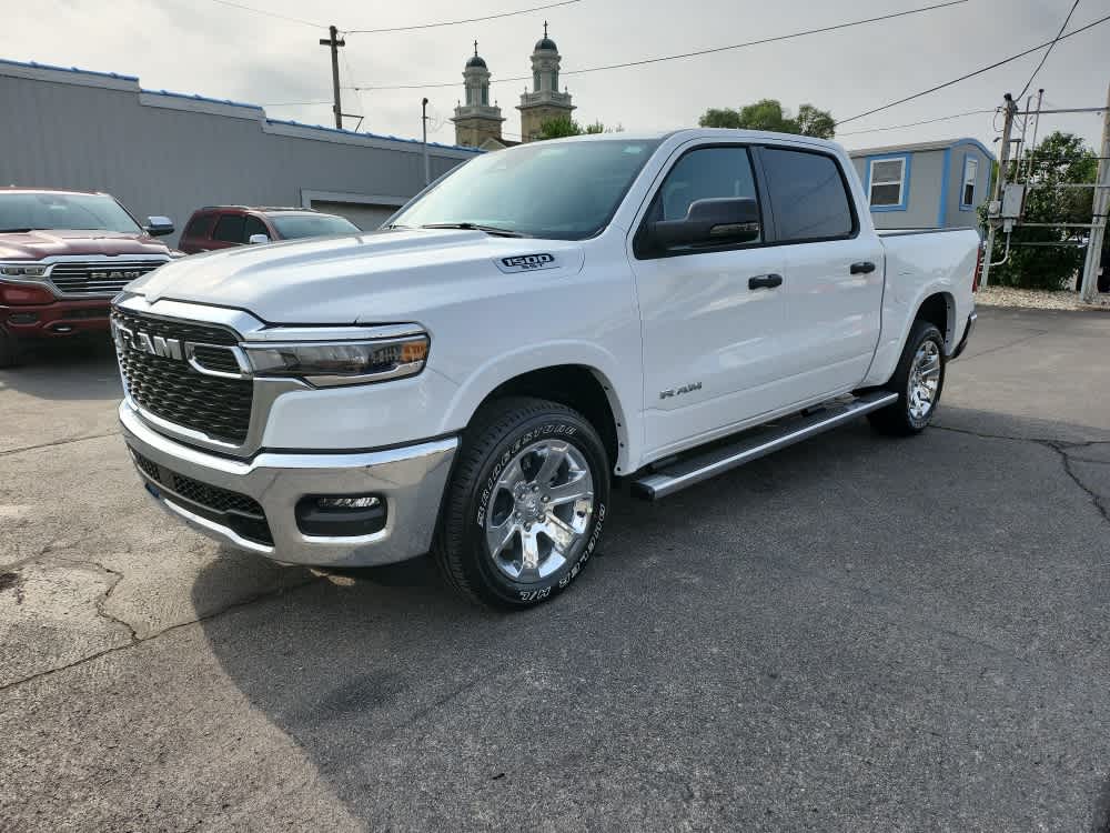 New 2025 Ram 1500 BIG HORN CREW CAB 4X4 5'7 BOX
