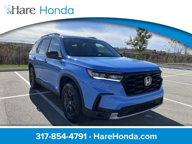 New 2025 Honda Pilot TrailSport