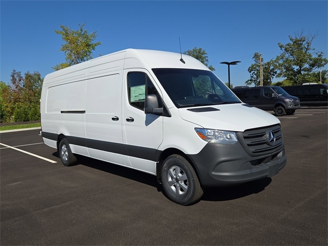 New 2025 Mercedes-Benz Sprinter 2500 High Roof 4-Cyl Diesel