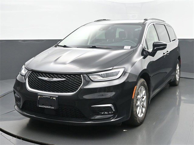Used 2022 Chrysler Pacifica Touring L