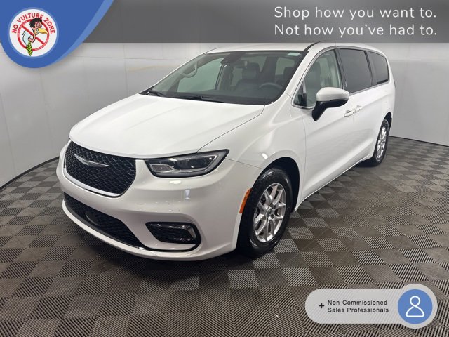 Used 2023 Chrysler Pacifica Touring L