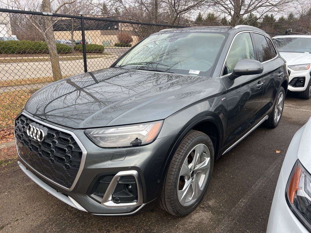 New 2025 Audi Q5 45 S line Prestige