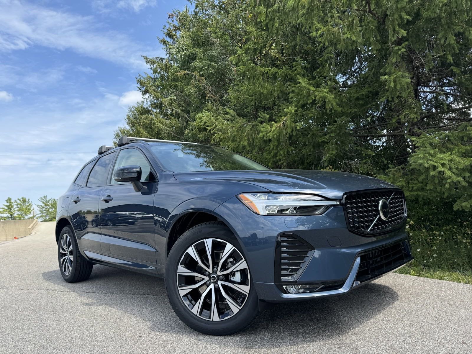 New 2025 Volvo XC60 B5 Core