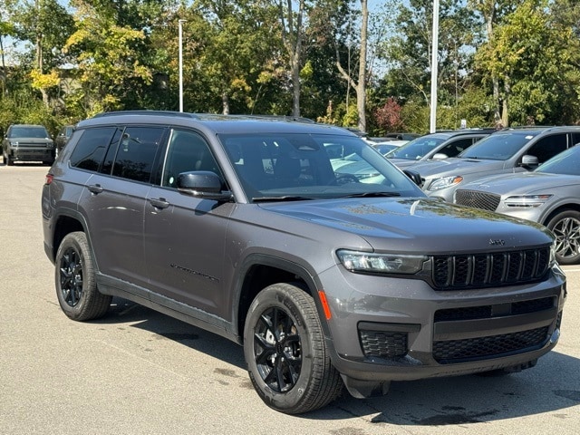 Used 2024 Jeep Grand Cherokee L Laredo