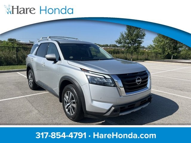 Used 2025 Nissan Pathfinder SL