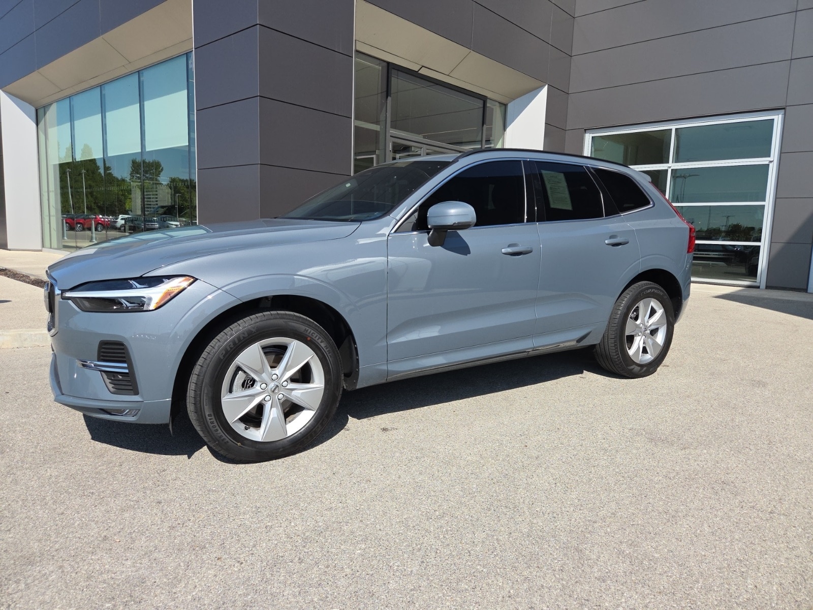 Used 2022 Volvo XC60 B5 Momentum