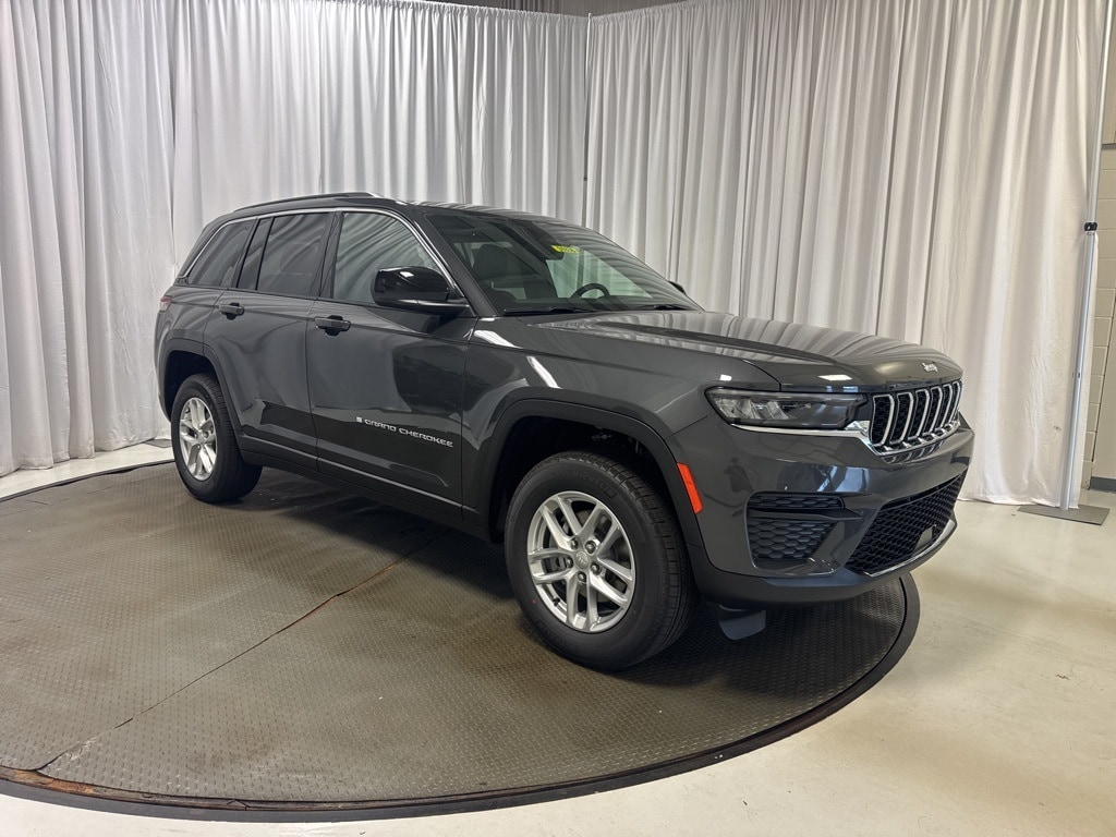 New 2025 Jeep Grand Cherokee LAREDO X 4X4
