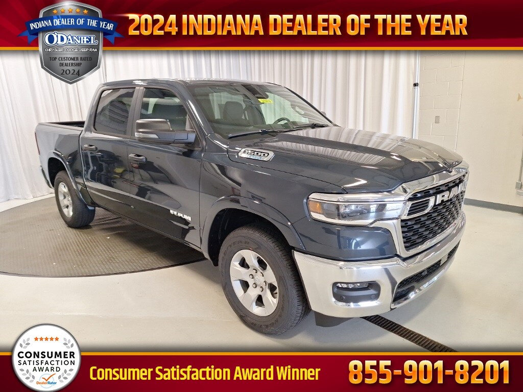 New 2025 Ram 1500 BIG HORN CREW CAB 4X4 5'7' BOX