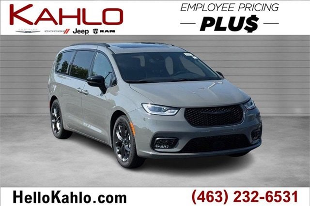 New 2025 Chrysler Pacifica Limited