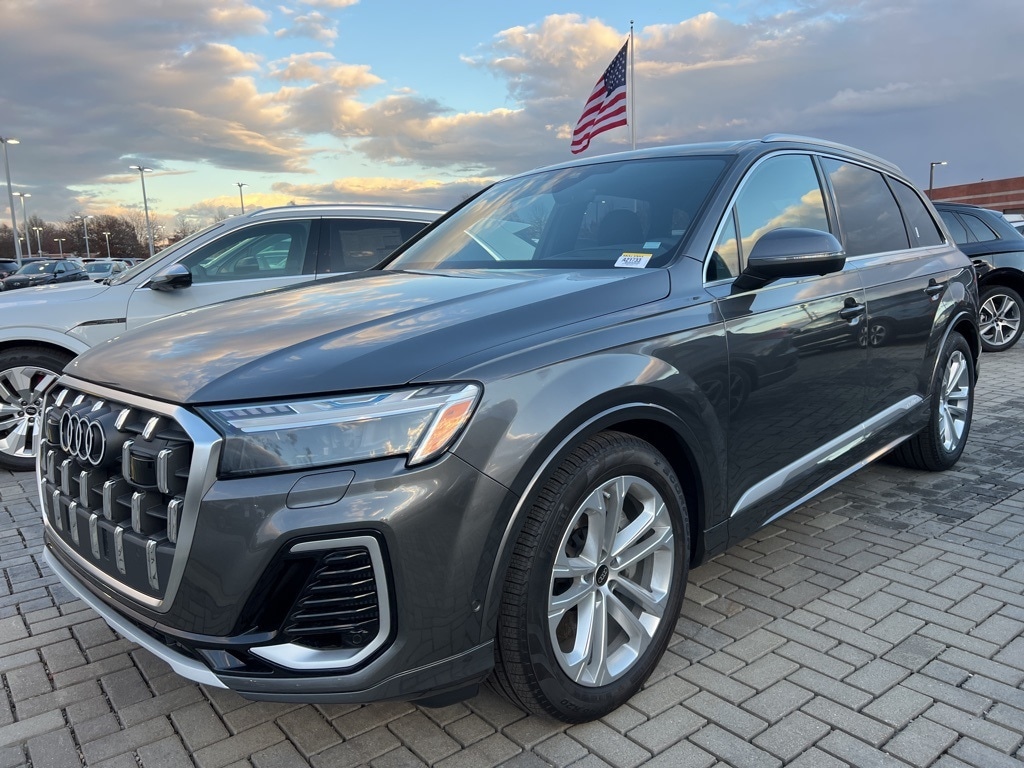 New 2025 Audi Q7 55 Prestige