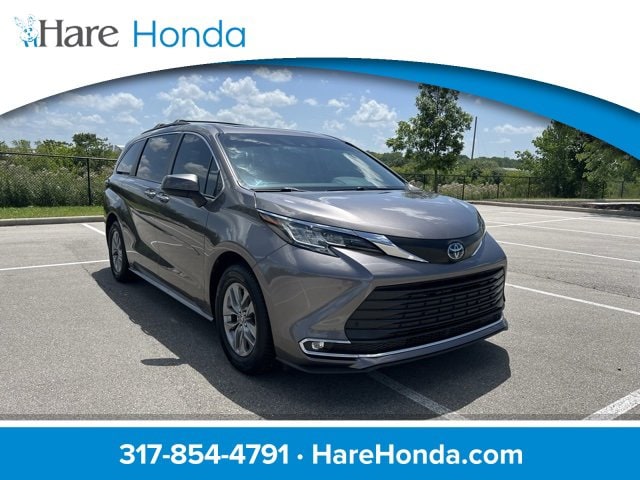 Used 2022 Toyota Sienna XLE