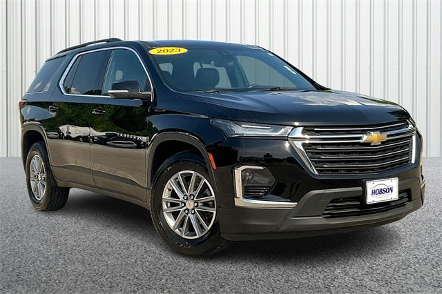Used 2023 Chevrolet Traverse LT Leather
