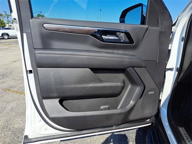 New 2025 Chevrolet Suburban Premier