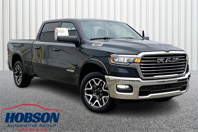 New 2025 Ram 1500 LARAMIE CREW CAB 4X4 6'4 BOX
