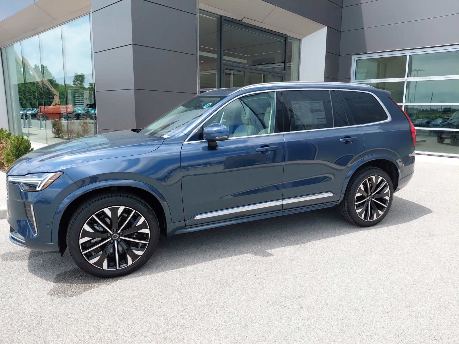 New 2025 Volvo XC90 B6 (2025.5) Ultra 7-Seater